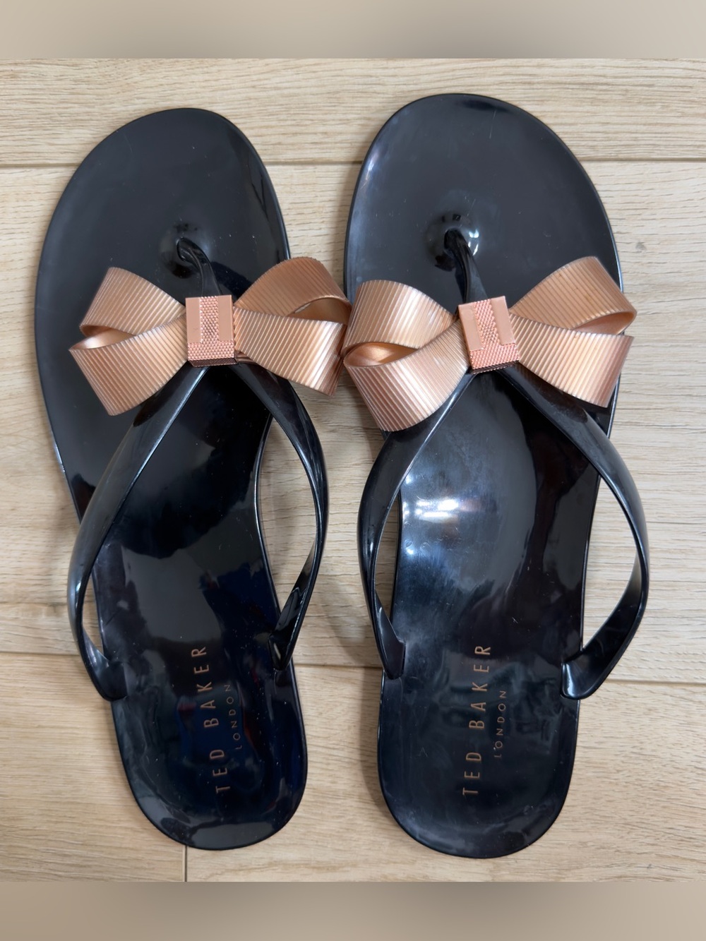 Ted Baker Suszie Black Jelly Bow Flip Flops Sandals Rose Gold Size 8